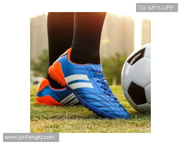 足球明星专属鞋款全解析让你领略球场风采与时尚魅力