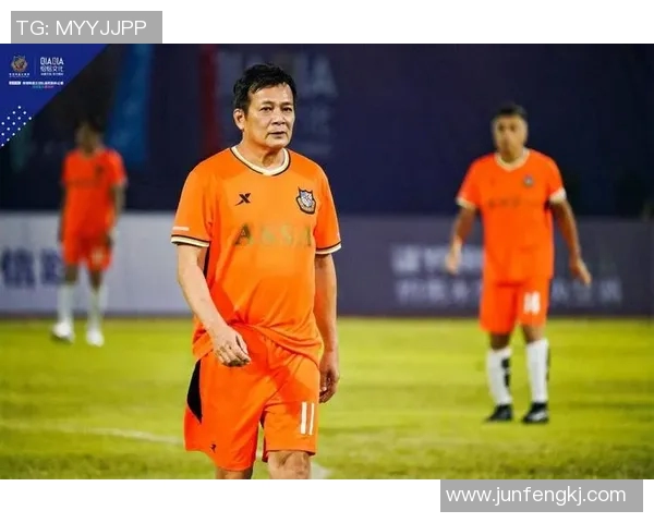 足球明星风采展示与详细介绍让你领略绿茵场上的传奇人物